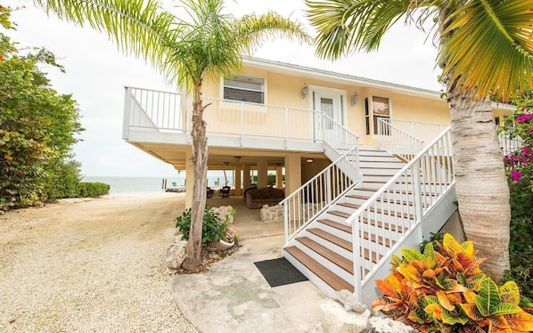 Exterior - Oceanfront home-shared swimming pool, dockage-just 20 miles from Key West (Cudjoe Key)