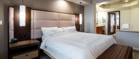 1 bedroom, in-room safe, desk, iron/ironing board