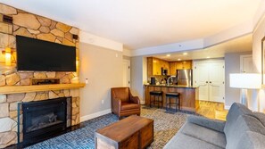 Fernseher, Kamin, Videospiele, Musikbibliothek