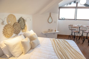 Deluxe Double Room, Private Bathroom, Sea View