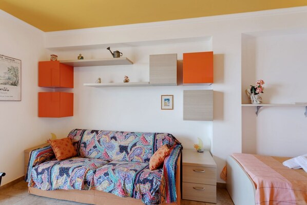 1 habitación y ropa de cama