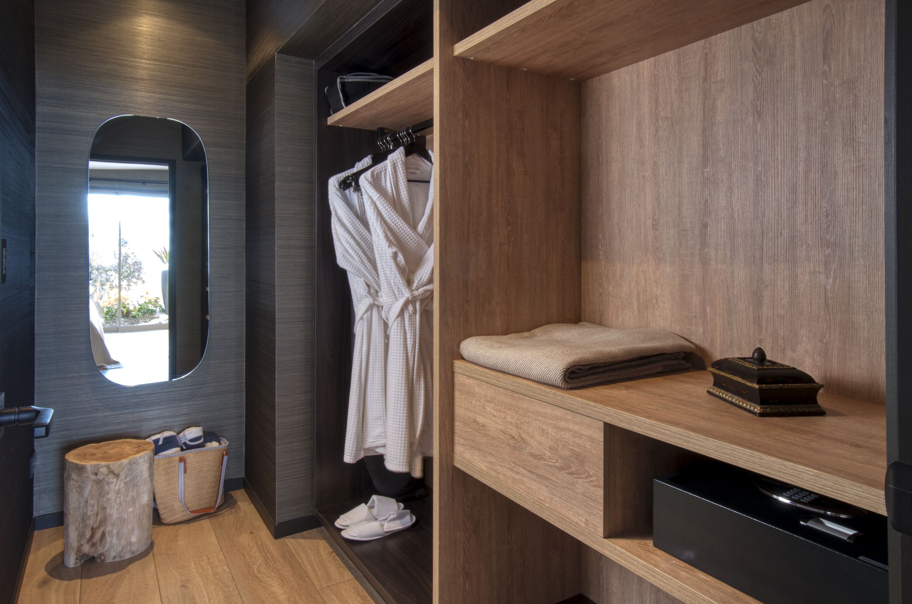 Luxury Villa | Wardrobe