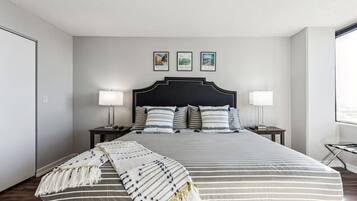 2 bedrooms, desk, iron/ironing board, travel crib