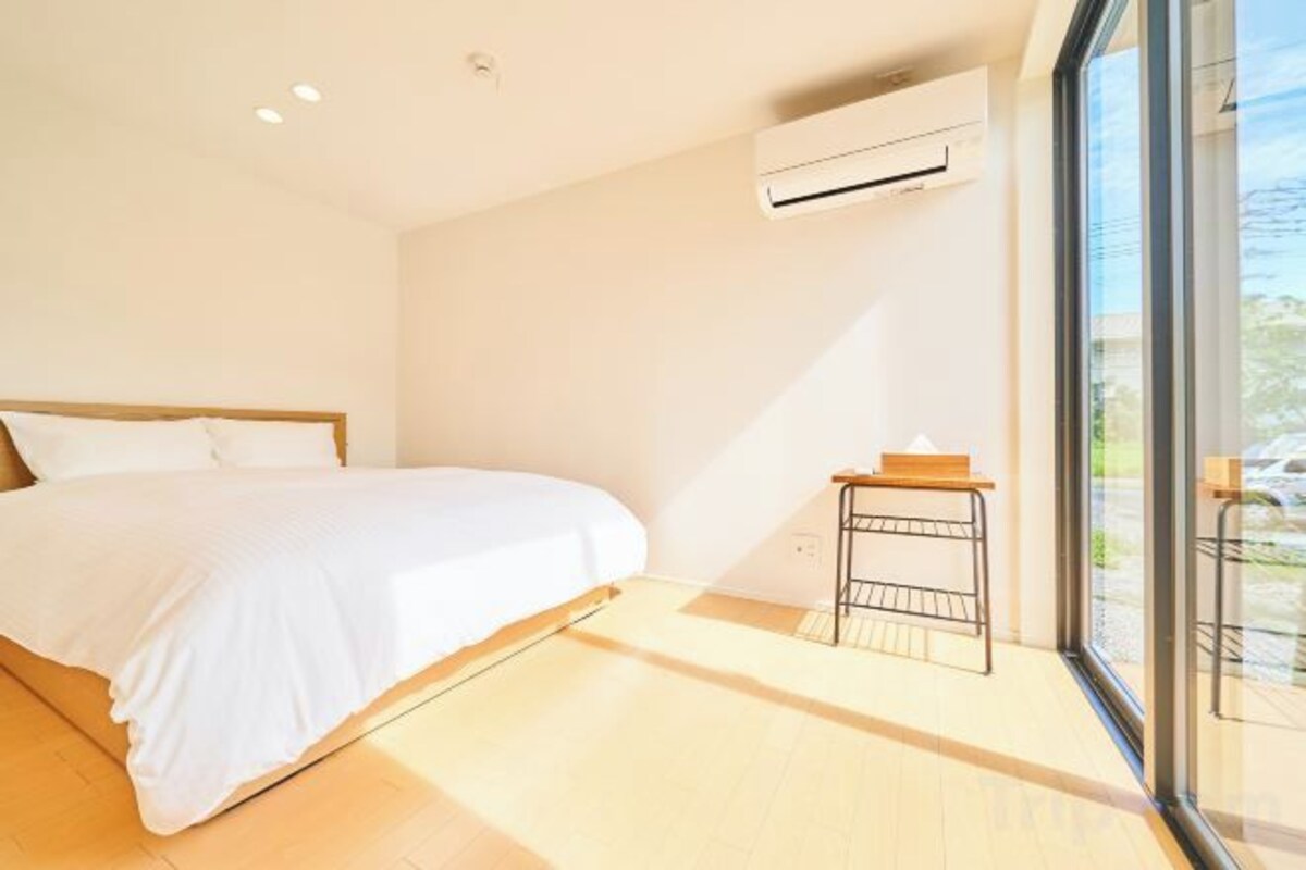1 bilik tidur, peralatan tempat tidur premium, gebar bulu kapas 