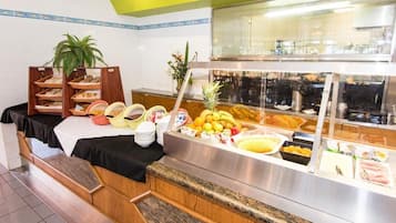 Desayuno buffet todos los días (con cargo)
