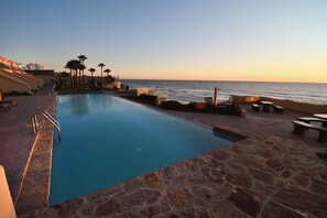 Pool - Rosarito Ocean View — Paradise 12th Floor (Rosarito)