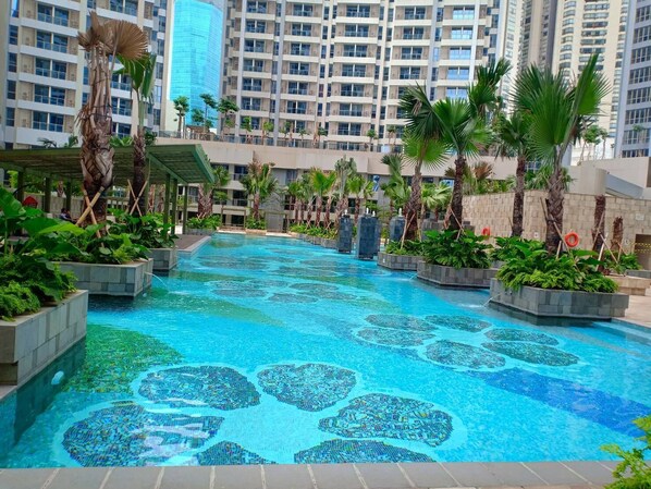 Indoor pool, outdoor pool