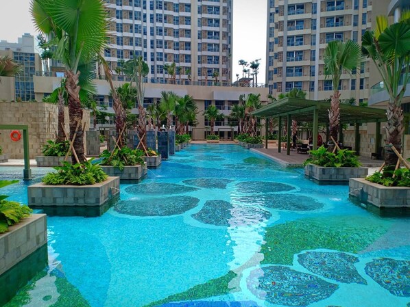 Indoor pool, outdoor pool