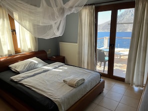 3 Schlafzimmer, Schreibtisch, Bügeleisen/Bügelbrett, Reisekinderbett