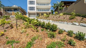 Exterior - Sur La Mer Four Bedroom (Airlie Beach)