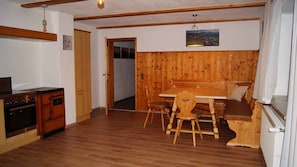Appartement | Dineren in de kamer