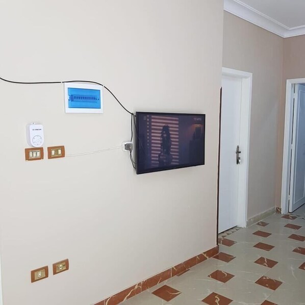 Basic Room, 2 Bedrooms | Living area