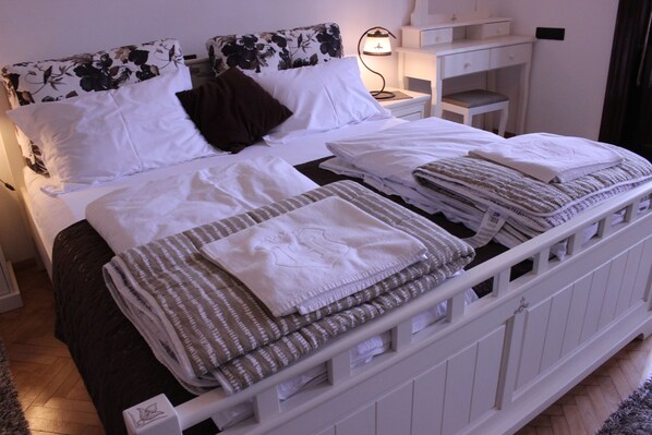 2 slaapkamers, een strijkplank/strijkijzer, wifi, beddengoed