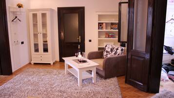 電視、書籍、影像庫、音響