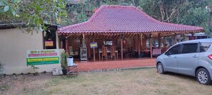 Free self parking - Limasan Mbah Darmo (Tepus)
