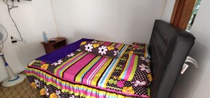 Standardzimmer (Fan) | Schreibtisch, Bettwäsche