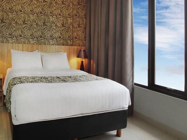 Superior Double Room | Free WiFi - The Green Hotel (Bekasi)