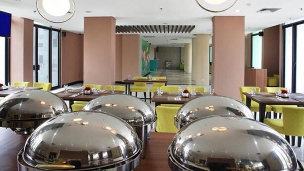 Breakfast area - The Green Hotel (Bekasi)