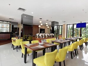 Restaurant - The Green Hotel (Bekasi)
