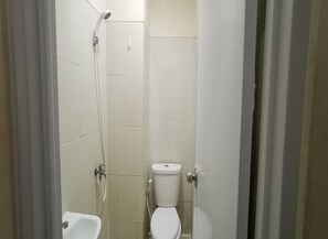 Single Room | Bathroom