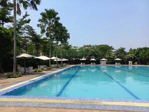 室外游泳池