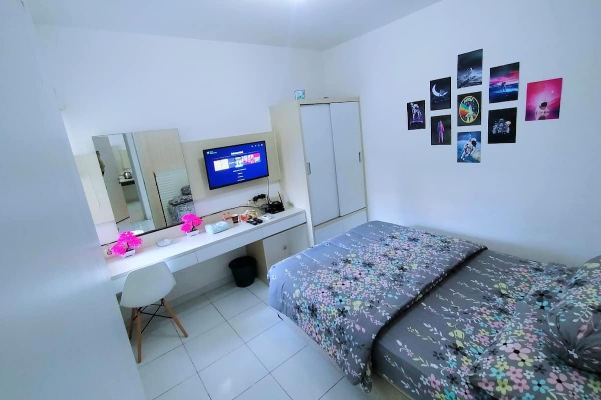 Studio | Meja kerja, Wi-Fi gratis, dan seprai linen