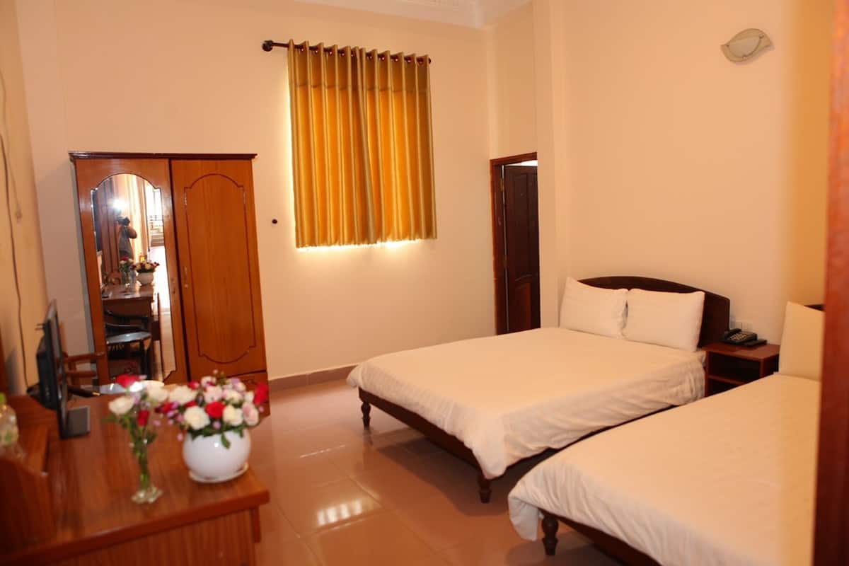 Desk, laptop workspace, free WiFi, bed sheets