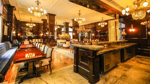 Bar lounge