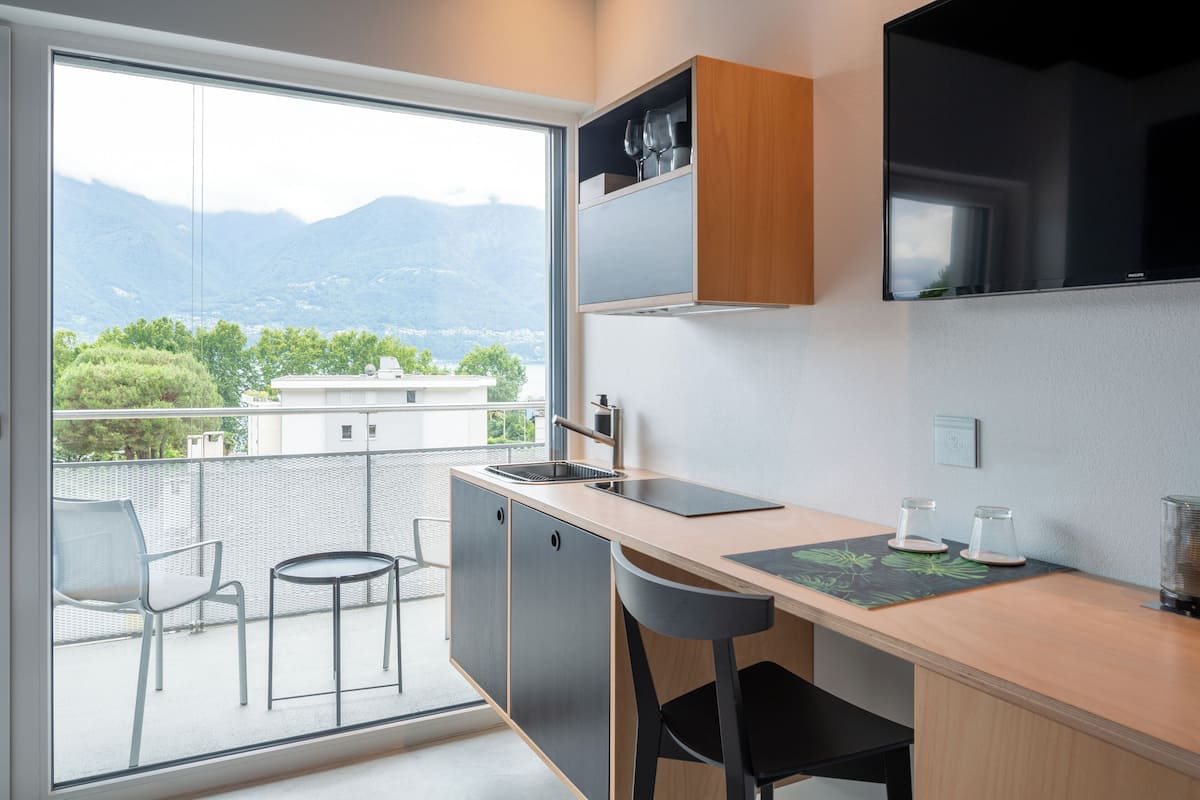 down duvets, pillow-top beds, free minibar, in-room safe