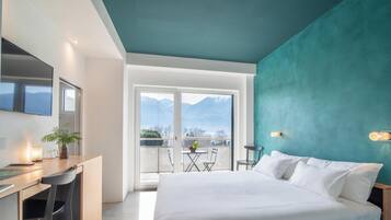 Down duvets, pillow-top beds, free minibar, in-room safe