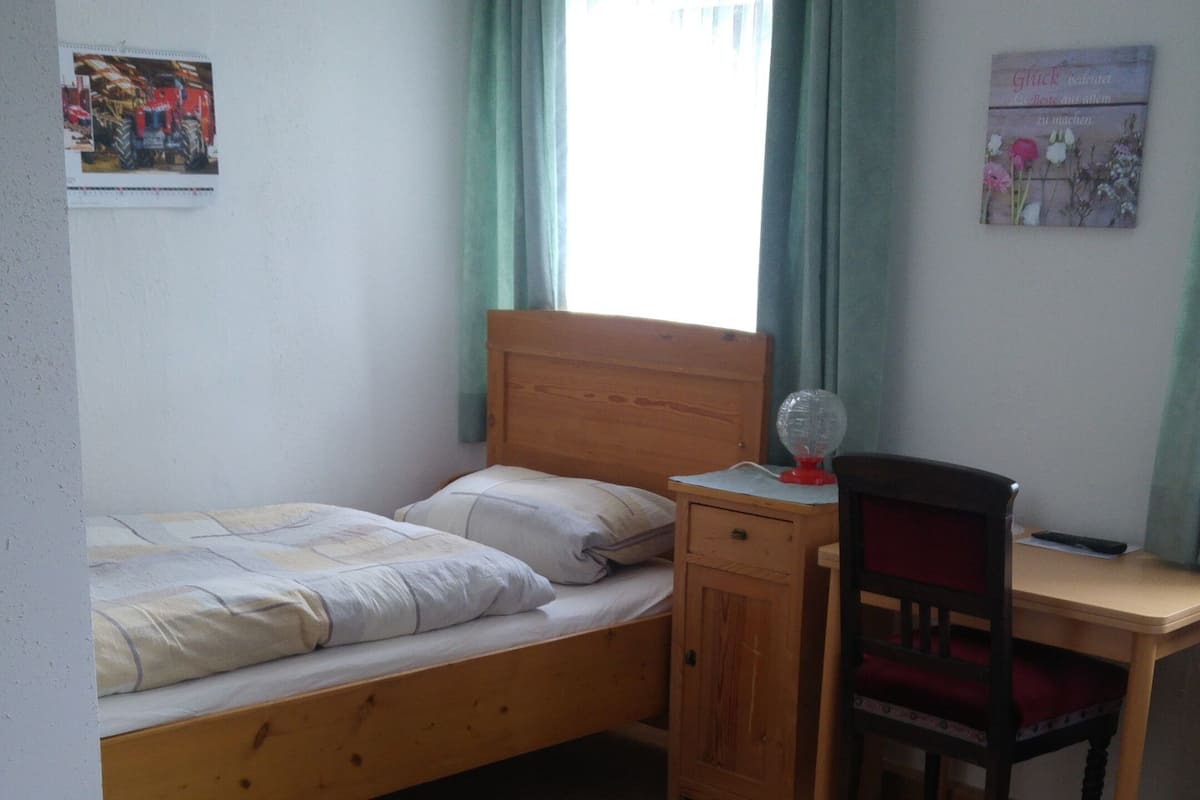 Double Room, 2 Twin Beds | 1 bedroom, free WiFi, bed sheets