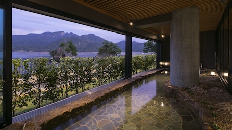 Hot springs. Grandvrio Hotel Miyajima Wakura