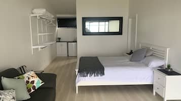 1 bedroom, Egyptian cotton sheets, iron/ironing board, free WiFi