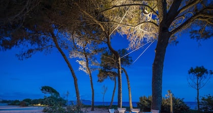Vrysomylos - Unique Villa on the beach front