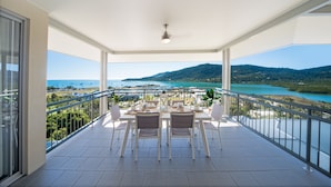 Unclassified image, 5 of 22, button - The Hamptons on Airlie (Airlie Beach)