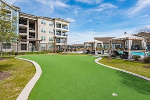 Exterior - Furnished Pool View Resort (Tomball)