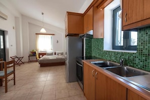 1 bedroom, desk, iron/ironing board, free WiFi