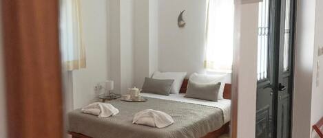 1 camera, una scrivania, ferro/asse da stiro, Wi-Fi gratuito