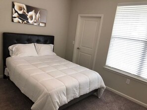 2 室のベッドルーム、アイロン / アイロン台、WiFi、ベッドシーツ