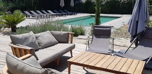 Outdoor pool, a heated pool - Contemporary gîte in Paradou. Sleeps 12. (Paradou)