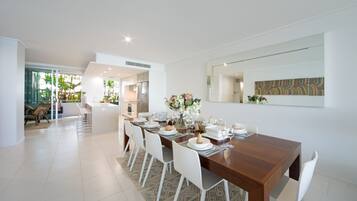 Apartment | Dining room