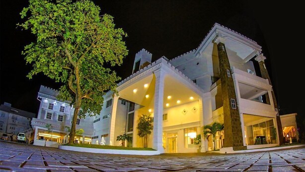 Building design - The Kings Bay Hotel (Negombo)