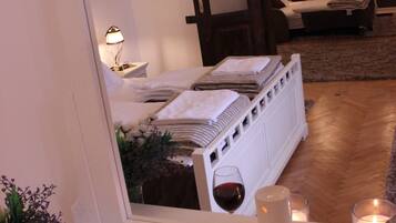 2 bedrooms, iron/ironing board, free WiFi, bed sheets