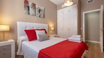 3 bedrooms, iron/ironing board, free WiFi, bed sheets