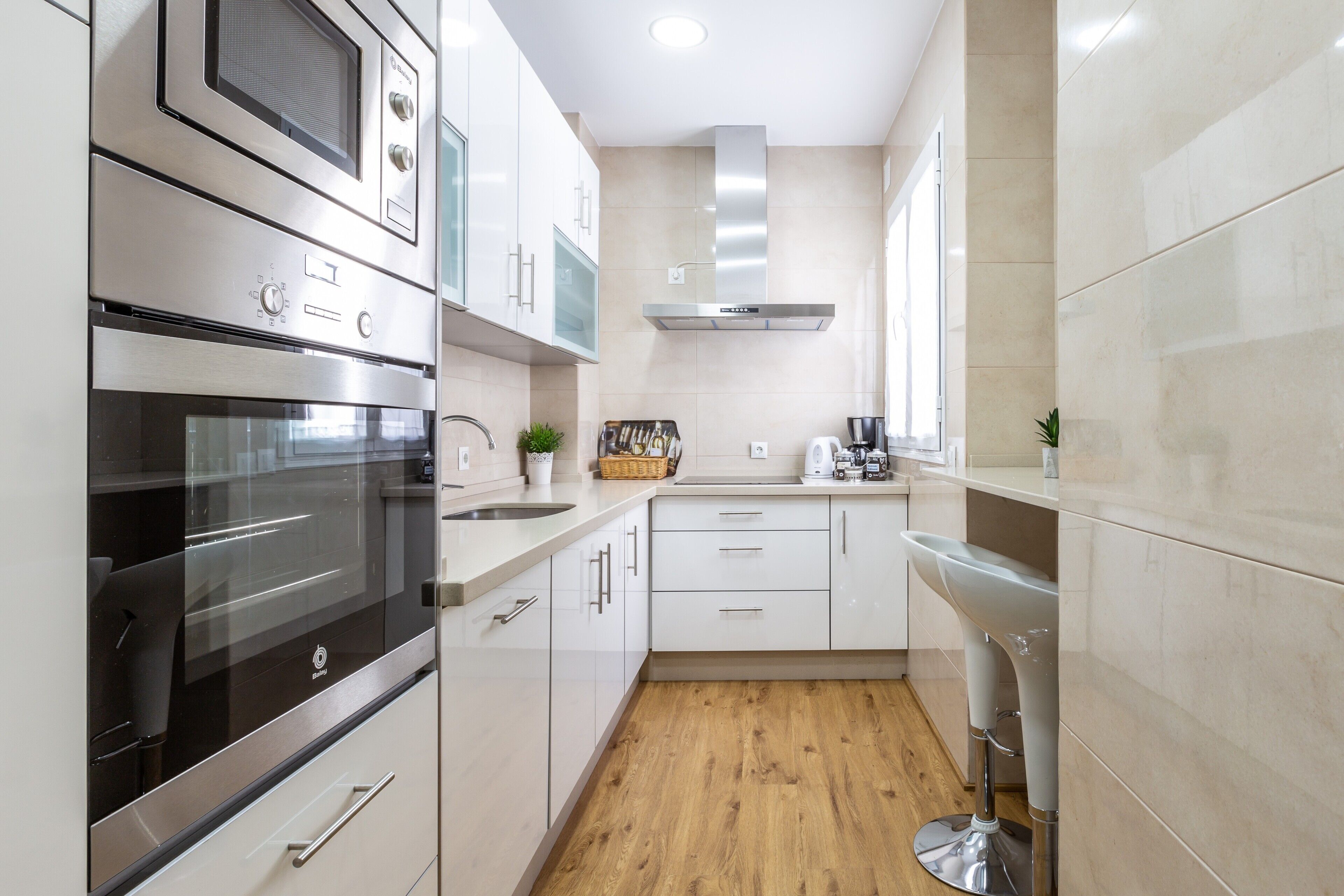 Refrigerador, microondas, horno, placa de cocina