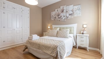 3 chambres, fer et planche à repasser, Wi-Fi gratuit, draps fournis