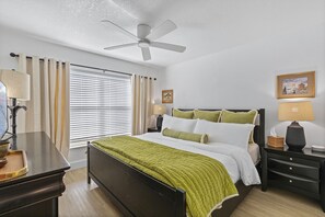 2 slaapkamers, een strijkplank/strijkijzer, gratis wifi, beddengoed