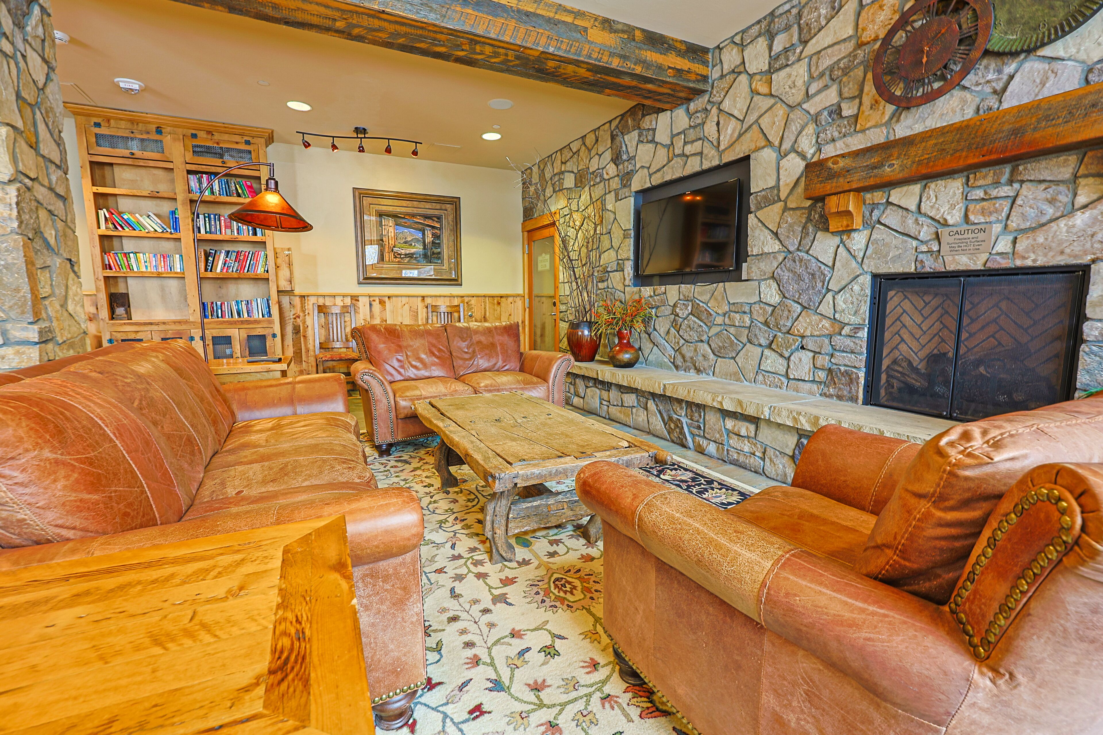 Flat-screen TV, fireplace
