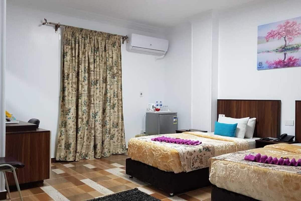 Premium bedding, pillowtop beds, minibar, desk