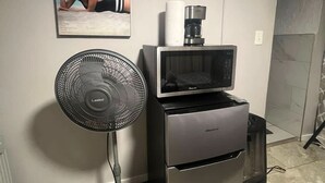 Unclassified image, 3 of 33, button - Emory guest room, sleeps 2 (Atlanta)